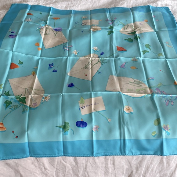 Hermes scarf. Des Fleurs Pour Le Dire - Picture 5 of 8